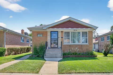 3216 Monroe St, Bellwood, IL 60104