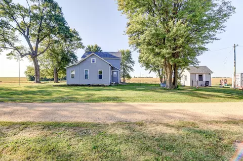 Exterior - 1641 Red Brick Rd, Dixon, IL 61021 photo 5 of 10