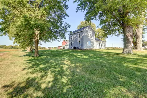 Exterior - 1641 Red Brick Rd, Dixon, IL 61021 photo 6 of 10