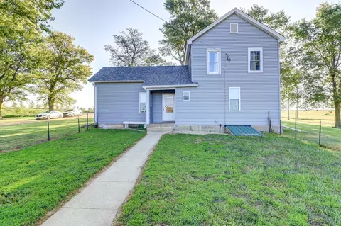 Exterior - 1641 Red Brick Rd, Dixon, IL 61021 photo 4 of 10
