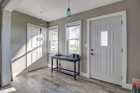 Entry Way - 1641 Red Brick Rd, Dixon, IL 61021 photo 1 of 3