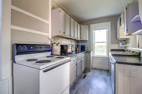 Kitchen - 1641 Red Brick Rd, Dixon, IL 61021 photo 1 of 2
