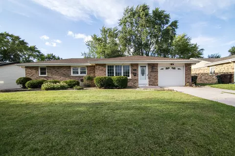 301 Jan Dr, Manteno, IL 60950