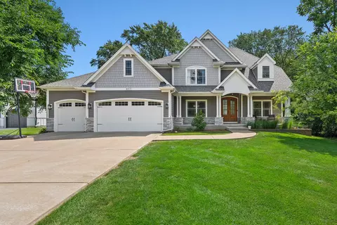 4117 Sterling Rd, Downers Grove, IL 60515