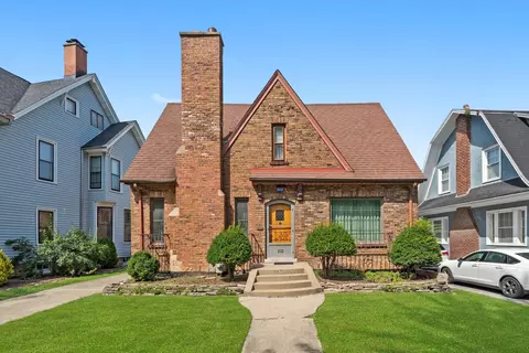 102 Lawton Rd, Riverside, IL 60546