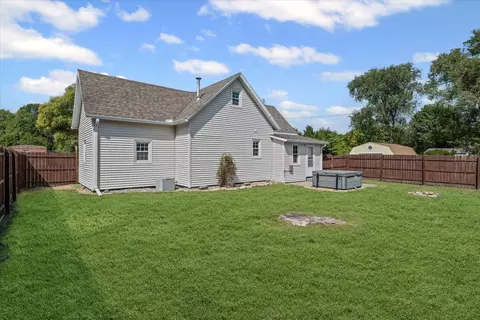 Exterior - 28 Ash St, Weldon, IL 61882 photo 5 of 6