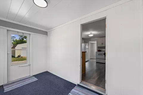 Entry Way - 28 Ash St, Weldon, IL 61882 photo 1 of 4