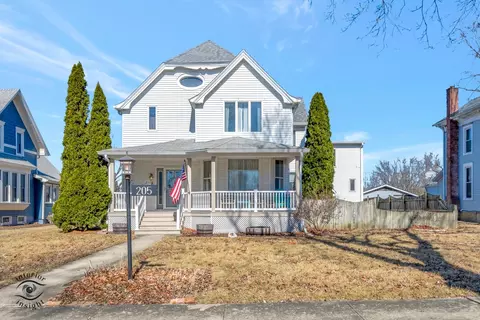 205 W Crawford St, Peotone, IL 60468