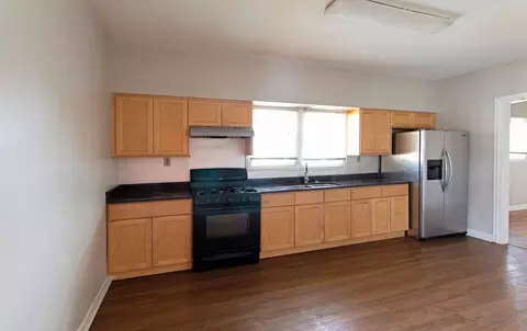 Kitchen - 7535 W 58th Pl, Summit, IL 60501 photo 1 of 7