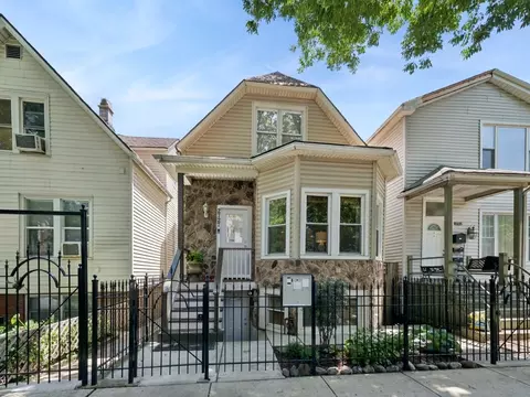 2727 N Artesian Ave, Chicago, IL 60647