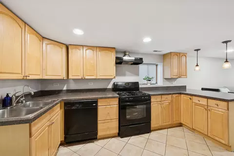 2727 N Artesian Ave, Chicago, IL 60647 photo 23