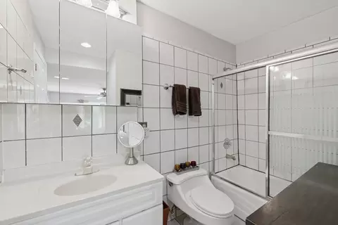 2727 N Artesian Ave, Chicago, IL 60647 photo 11