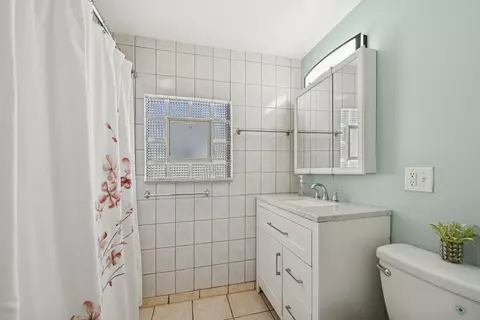 2727 N Artesian Ave, Chicago, IL 60647 photo 17