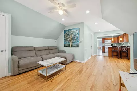 2727 N Artesian Ave, Chicago, IL 60647 photo 13