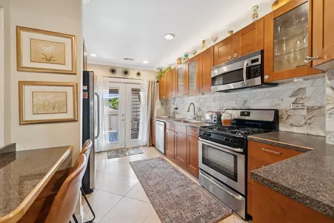 2727 N Artesian Ave, Chicago, IL 60647 photo 6