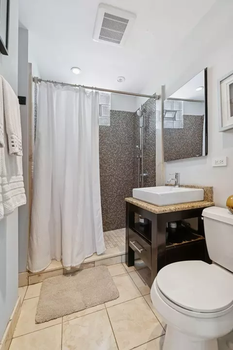 2727 N Artesian Ave, Chicago, IL 60647 photo 9