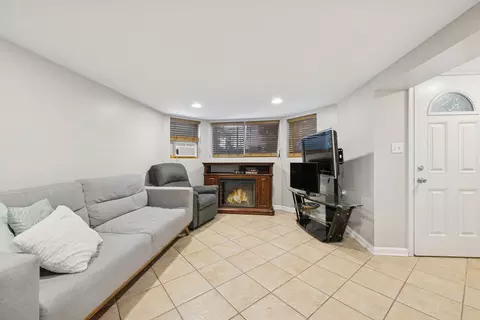 2727 N Artesian Ave, Chicago, IL 60647 photo 24