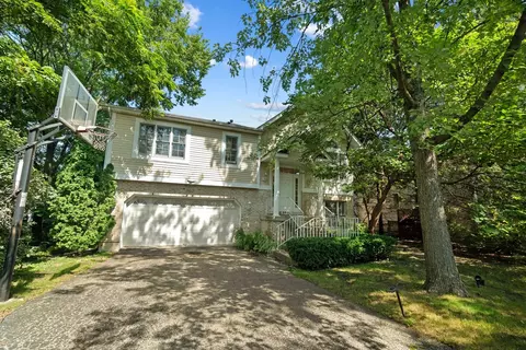 362 56th St, Clarendon Hills, IL 60514