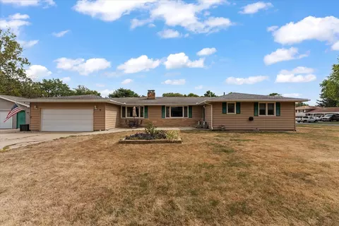 102 N Condit St, Tolono, IL 61880