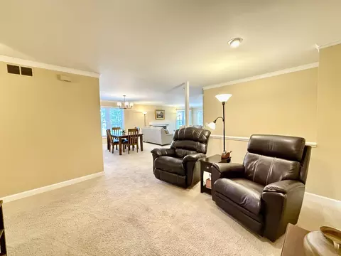 Living - 1118 Oakview Dr, Wheaton, IL 60187 photo 6 of 9