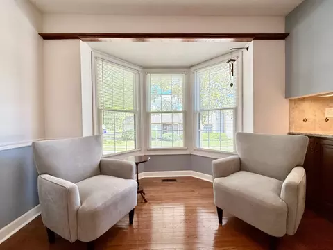 Other - 1118 Oakview Dr, Wheaton, IL 60187 photo 3 of 9