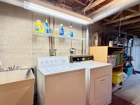 Other - 1118 Oakview Dr, Wheaton, IL 60187 photo 8 of 9