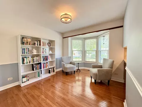 Other - 1118 Oakview Dr, Wheaton, IL 60187 photo 2 of 9