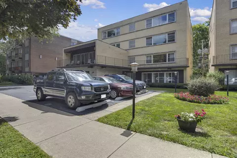 947 Pleasant St #1AE, Oak Park, IL 60302