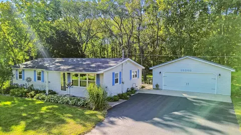 10260 Calhoun Rd, Rock Falls, IL 61071