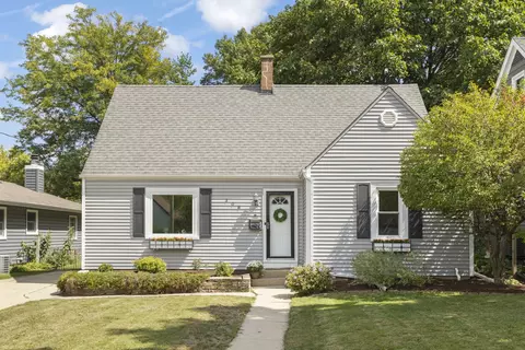 308 S 12th Ave, Saint Charles, IL 60174