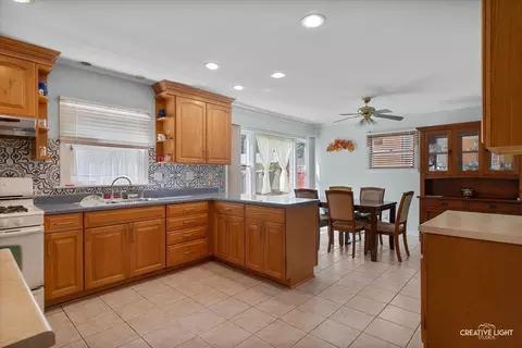 Kitchen - 714 Oak Ave, Aurora, IL 60506 photo 1 of 2