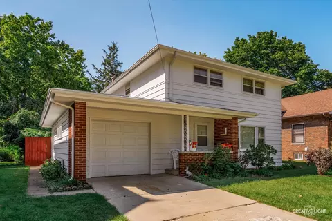 714 Oak Ave, Aurora, IL 60506