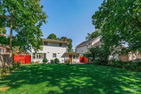 Exterior - 714 Oak Ave, Aurora, IL 60506 photo 2 of 3