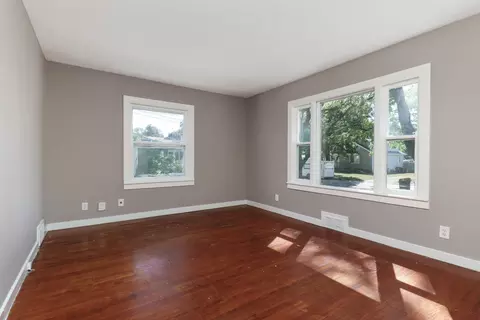 Living - 406 E Sycamore St, Normal, IL 61761 photo 1 of 3