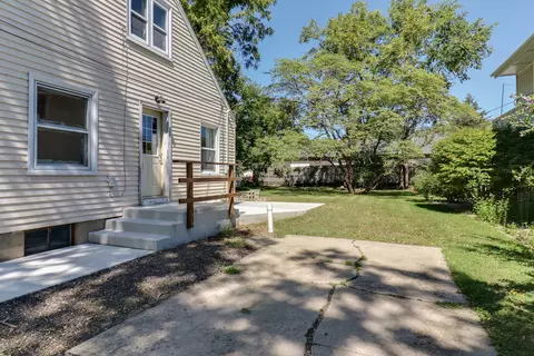 Exterior - 406 E Sycamore St, Normal, IL 61761 photo 6 of 7