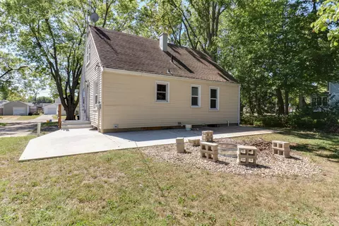 Exterior - 406 E Sycamore St, Normal, IL 61761 photo 2 of 7