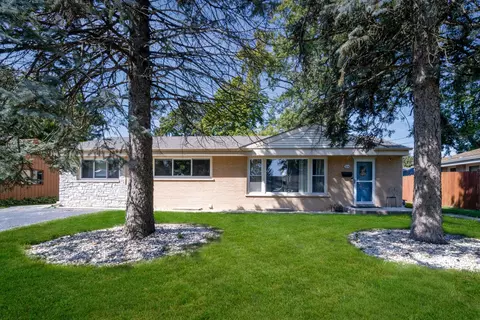 514 S 4th Ave, Des Plaines, IL 60016