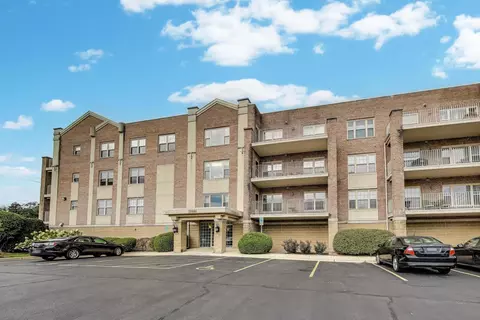 1200 S Prospect Ave #108, Elmhurst, IL 60126