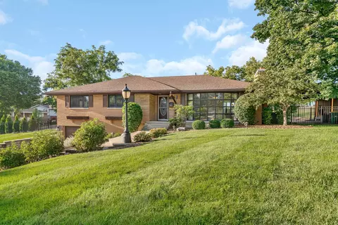 206 Daggett Ave, Lockport, IL 60441