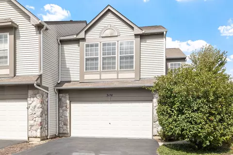 3174 Bromley Ln, Aurora, IL 60502