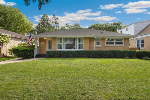 5317 Suffield Ct, Skokie, IL 60077