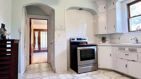 Kitchen - 413 Phoenix Ave, Bloomington, IL 61701 photo 2 of 5