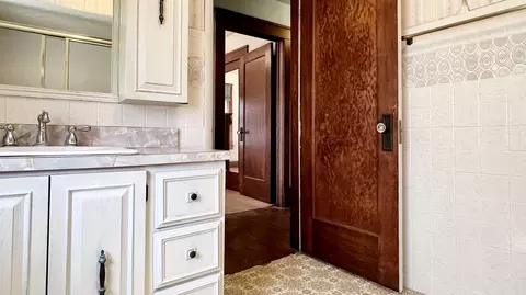 Bath - 413 Phoenix Ave, Bloomington, IL 61701 photo 2 of 2