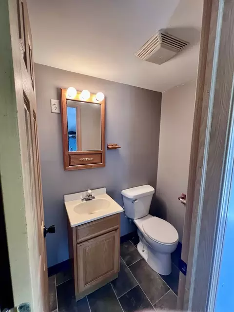 Bath - 1410 3rd Ave, Sterling, IL 61081 photo 2 of 2