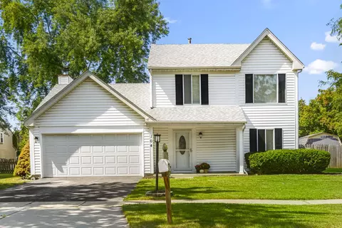 104 Parkwood Dr, Streamwood, IL 60107
