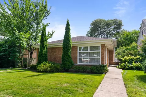 5109 Greenleaf St, Skokie, IL 60077