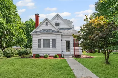 310 N Bourne St, Tolono, IL 61880