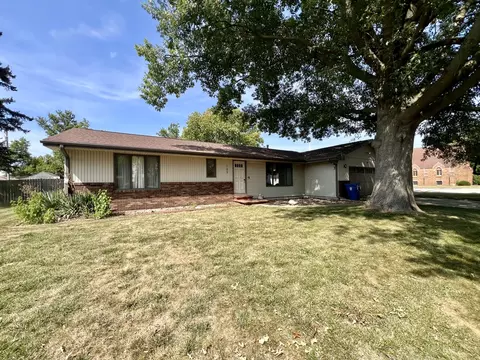 103 N Lincoln St, Thomasboro, IL 61878