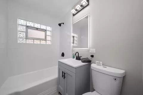 Bath - 62 E 144th St, Riverdale, IL 60827 photo 1 of 2