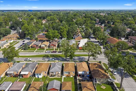 View/Area - 62 E 144th St, Riverdale, IL 60827 photo 2 of 3